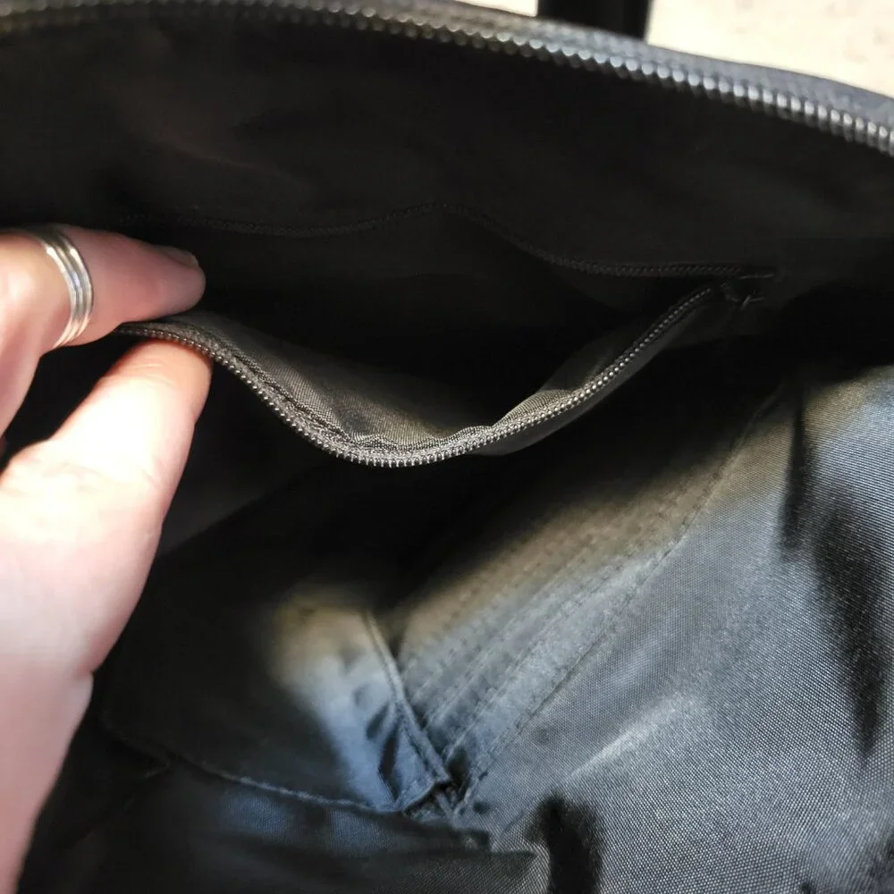 PELLE STUDIO FOR WILSONS LEATHER VINTAGE BLACK SLING BACKPACK - Picture 6 of 6